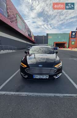 Седан Ford Fusion 2017 в 