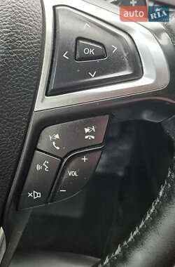 Седан Ford Fusion 2017 в 