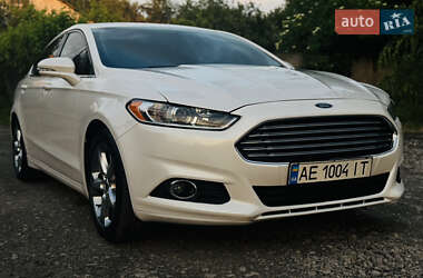 Седан Ford Fusion 2014 в 