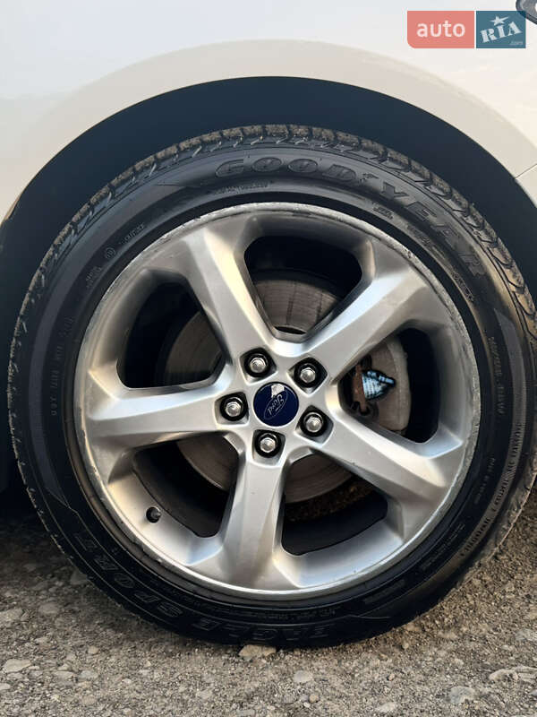 Седан Ford Fusion 2014 в Дніпрі