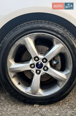 Седан Ford Fusion 2014 в 