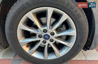 Седан Ford Fusion 2016 в 