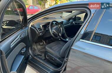 Седан Ford Fusion 2016 в 