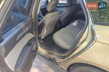 Седан Ford Fusion 2013 в 