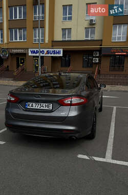 Седан Ford Fusion 2012 в 