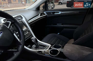 Седан Ford Fusion 2012 в 