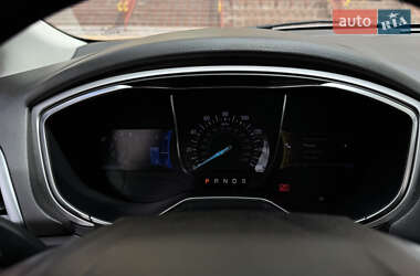 Седан Ford Fusion 2012 в 