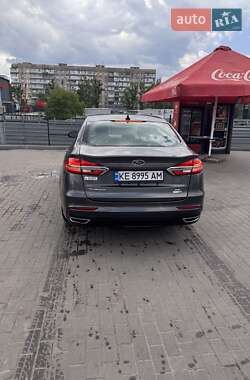 Седан Ford Fusion 2019 в 
