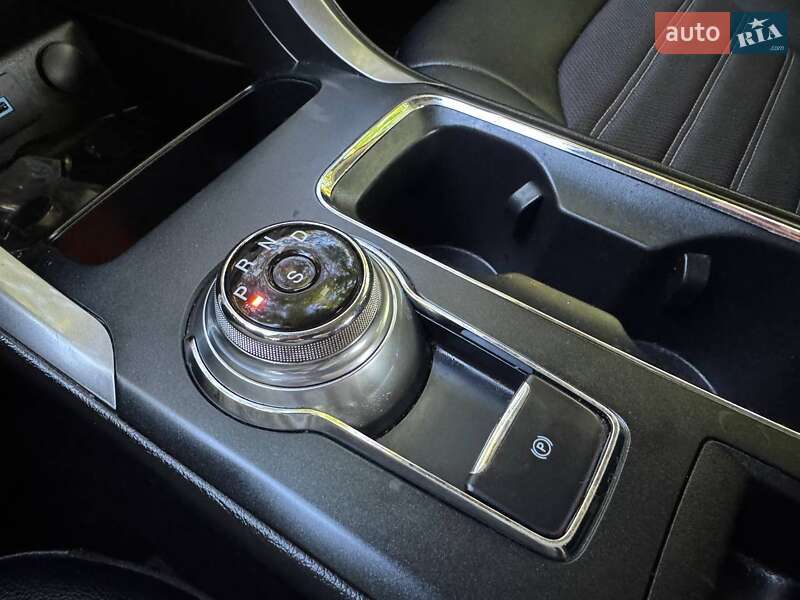 Седан Ford Fusion 2016 в Львове