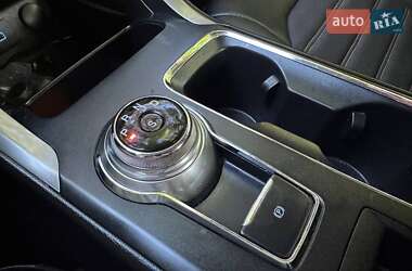 Седан Ford Fusion 2016 в 