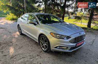 Седан Ford Fusion 2016 в 