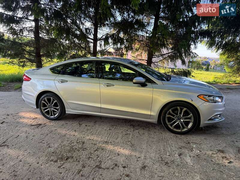 Седан Ford Fusion 2016 в Львове