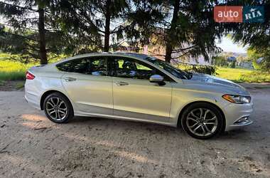 Седан Ford Fusion 2016 в 