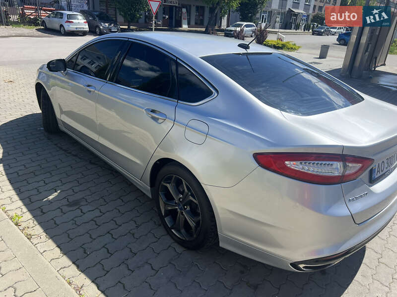 Седан Ford Fusion 2013 в Мукачевому