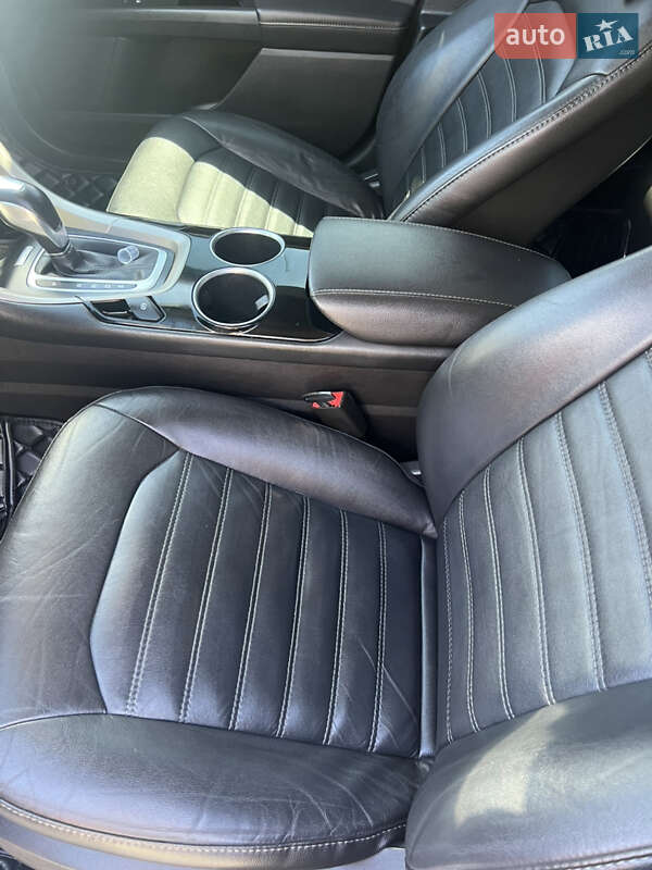 Седан Ford Fusion 2013 в Мукачевому
