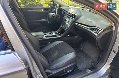 Седан Ford Fusion 2020 в 