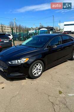 Седан Ford Fusion 2015 в 