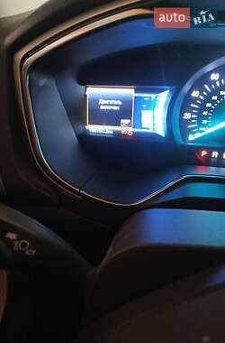 Седан Ford Fusion 2015 в 
