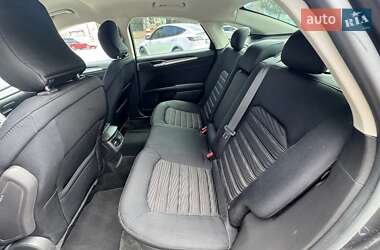 Седан Ford Fusion 2015 в 