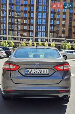 Седан Ford Fusion 2014 в 