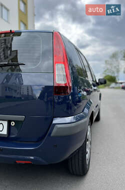 Хэтчбек Ford Fusion 2010 в 