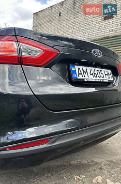 Седан Ford Fusion 2014 в 