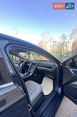 Седан Ford Fusion 2014 в 