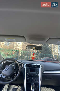 Седан Ford Fusion 2014 в 
