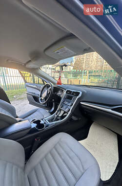 Седан Ford Fusion 2014 в 