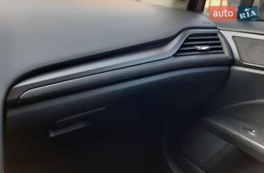 Седан Ford Fusion 2017 в 