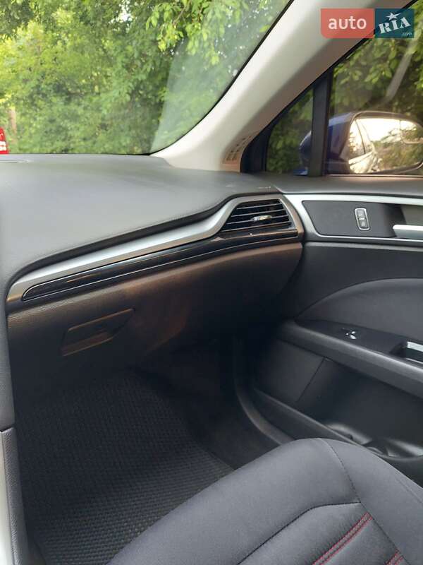 Седан Ford Fusion 2015 в Виннице