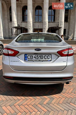 Седан Ford Fusion 2015 в 