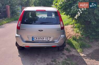 Хэтчбек Ford Fusion 2011 в 