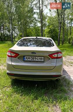 Седан Ford Fusion 2014 в 