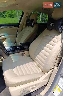 Седан Ford Fusion 2014 в 
