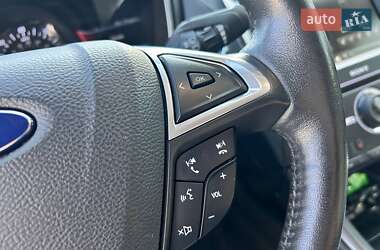 Седан Ford Fusion 2015 в 