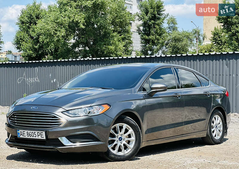 Седан Ford Fusion 2016 в 