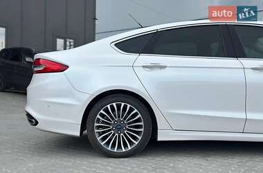 Седан Ford Fusion 2017 в 