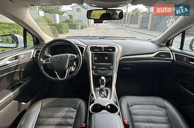 Седан Ford Fusion 2015 в 