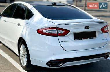 Седан Ford Fusion 2013 в 