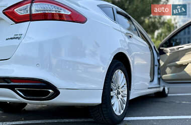 Седан Ford Fusion 2013 в 