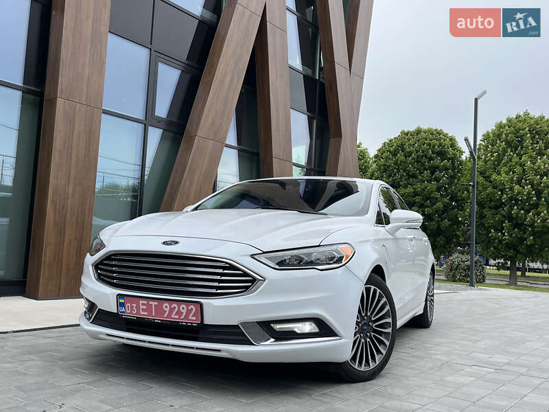 Седан Ford Fusion 2016 в 