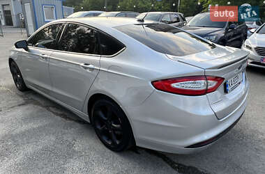 Седан Ford Fusion 2016 в 