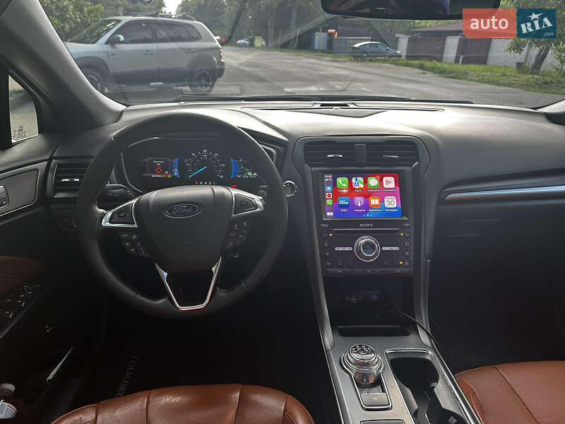 Седан Ford Fusion 2019 в Одесі