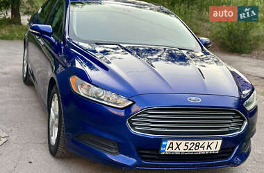 Седан Ford Fusion 2016 в 