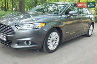 Седан Ford Fusion 2015 в 