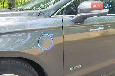 Седан Ford Fusion 2015 в 