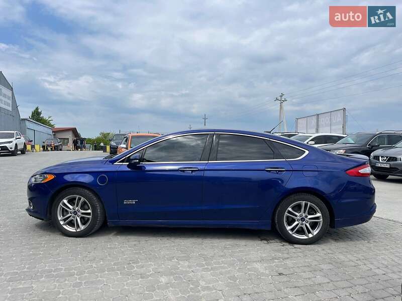 Седан Ford Fusion 2015 в Львове