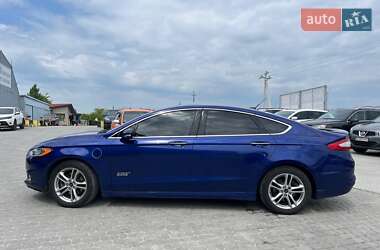 Седан Ford Fusion 2015 в 