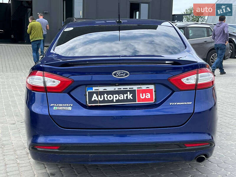 Седан Ford Fusion 2015 в Львове